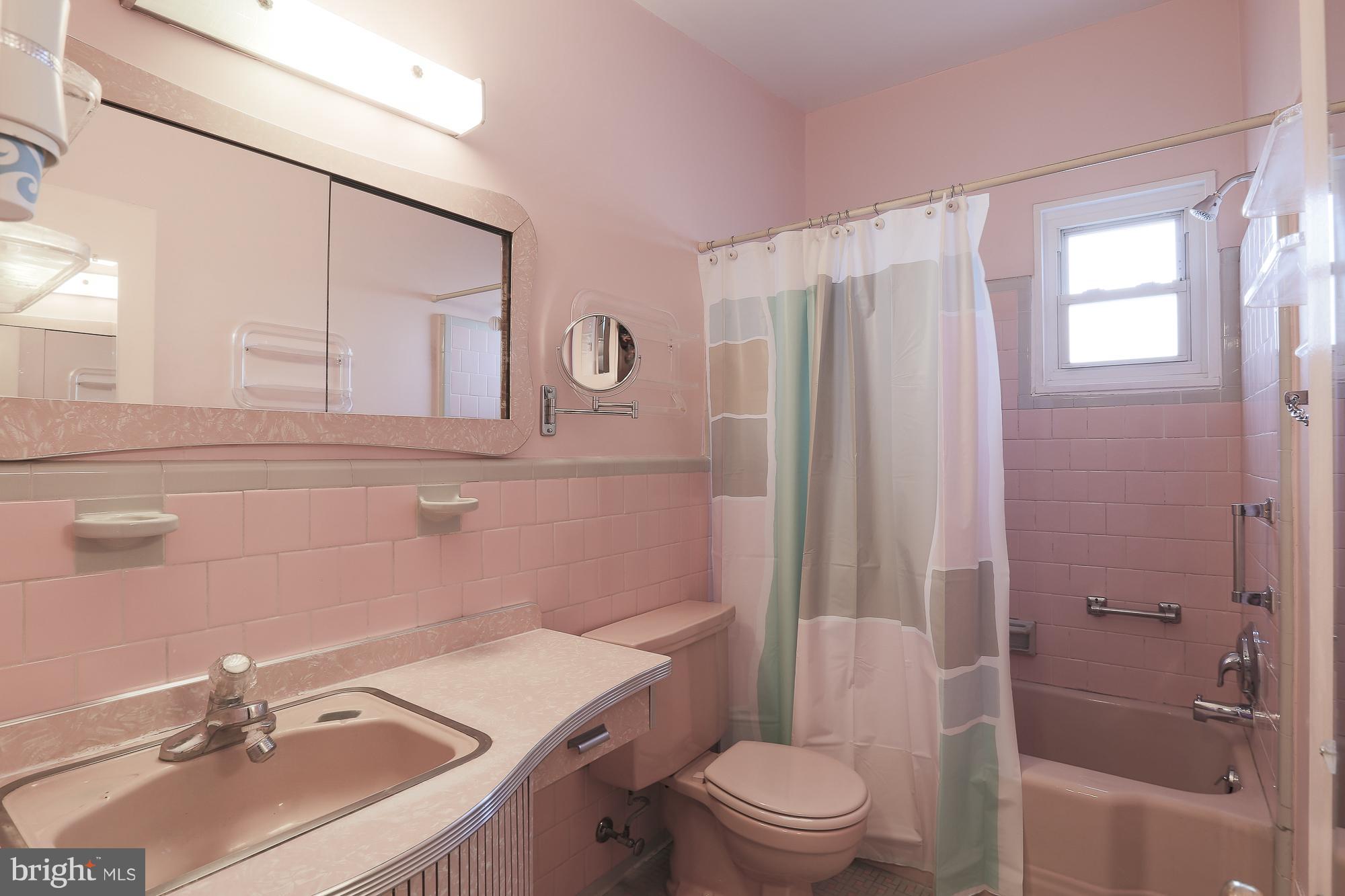 3303 Bonnie Road Baltimore, MD 21208 - Photo 12 of 17 Bath