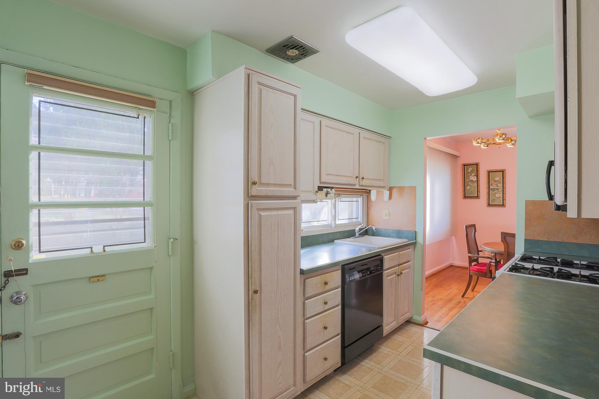3303 Bonnie Road Baltimore, MD 21208 - Photo 7 of 17 Kitchen