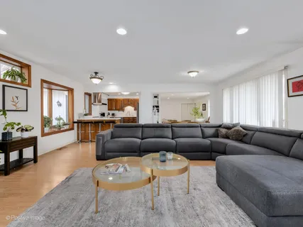 $624,999 | 5549 Laurel Avenue, La Grange Highlands, IL 60525