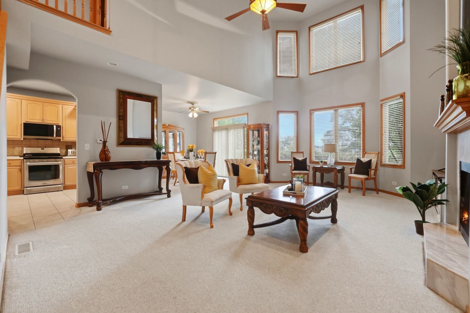 691 East Nerge Road Roselle, IL 60172 - Photo 3 of 30 Gallery Image 3
