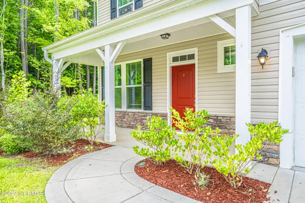 $2,600 | 331 Glade Drive, Aberdeen, NC 28315