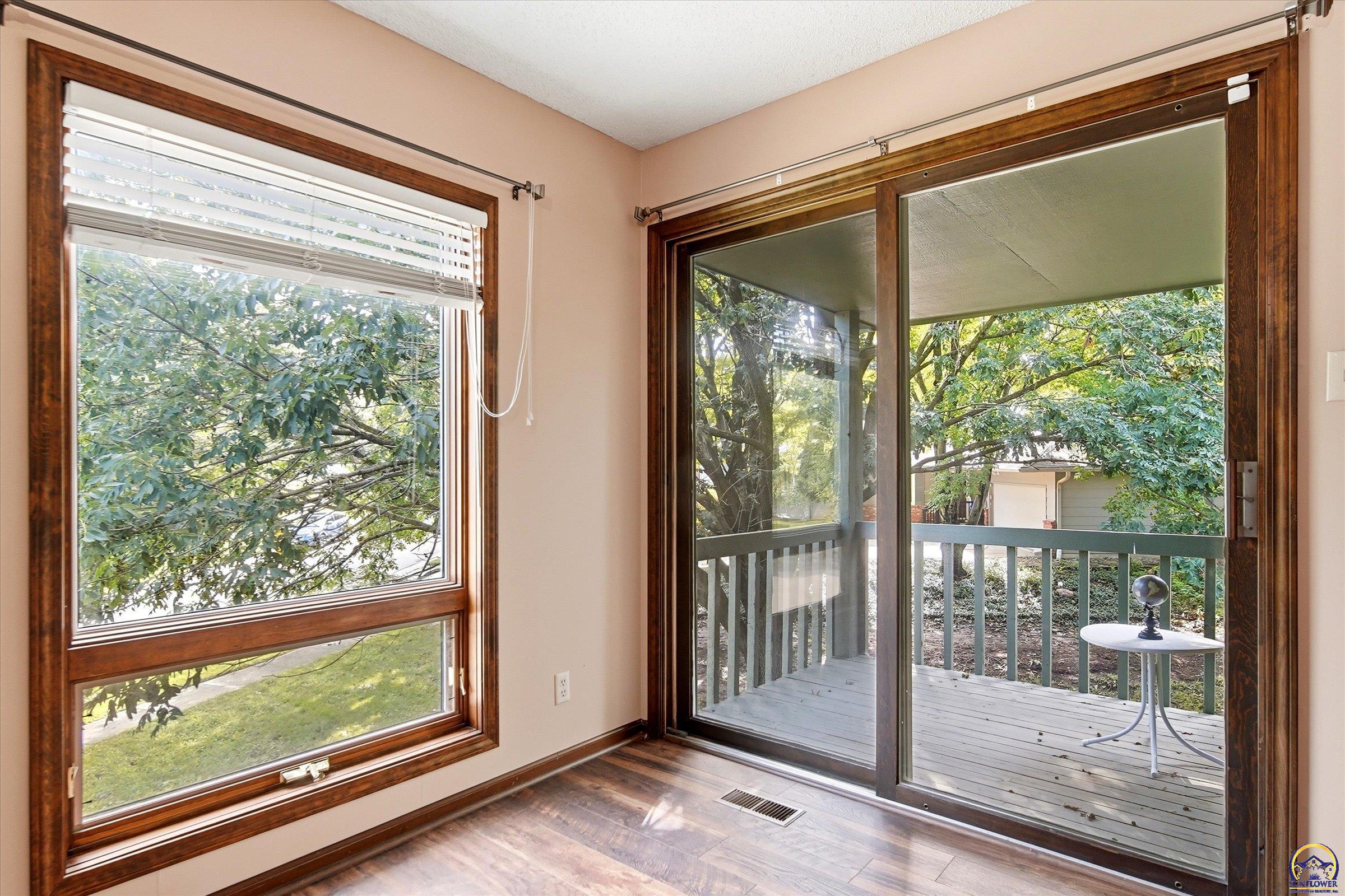 760 Southwest Prairie Court Topeka, KS 66606 - Photo 23 of 37