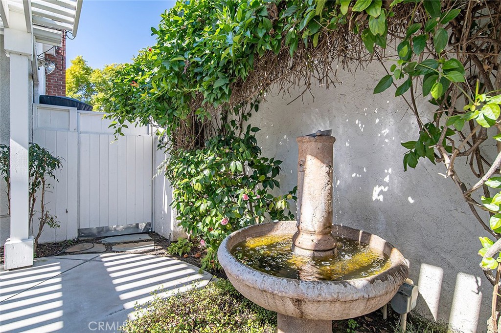 2818 Ostrom Avenue Long Beach, CA 90815 - Photo 35 of 41 a vase of flowers sitting on a table