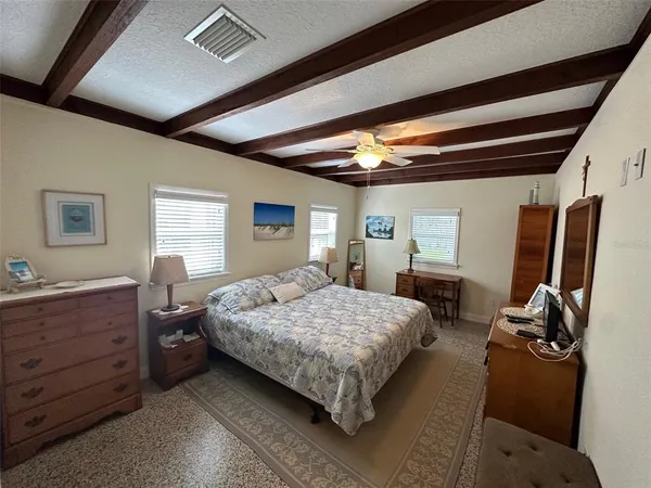 $2,400 | 401 Oakwood Avenue, Unit A, New Smyrna Beach, FL 32169