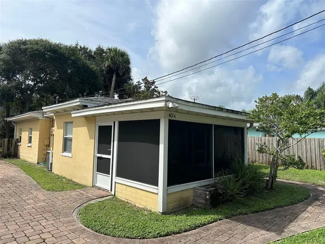 $2,400 | 401 Oakwood Avenue, Unit A, New Smyrna Beach, FL 32169