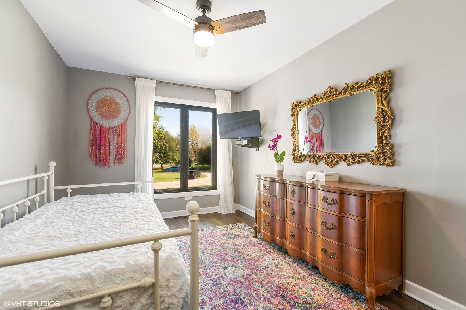 13N368 High Chapparal Elgin, IL 60124 - Photo 23 of 31 a bedroom with furniture and a window