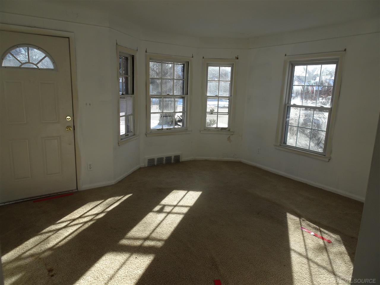 23007 David Eastpointe, MI 48021 - Photo 8 of 12 31312664-7.JPG