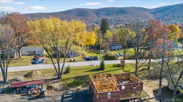 a view of yard with seating area