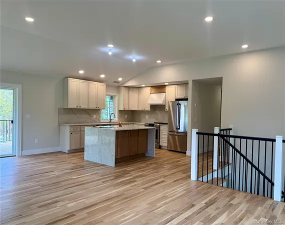 $749,900 | 15 Tompkins Avenue, Glenham, NY 12508