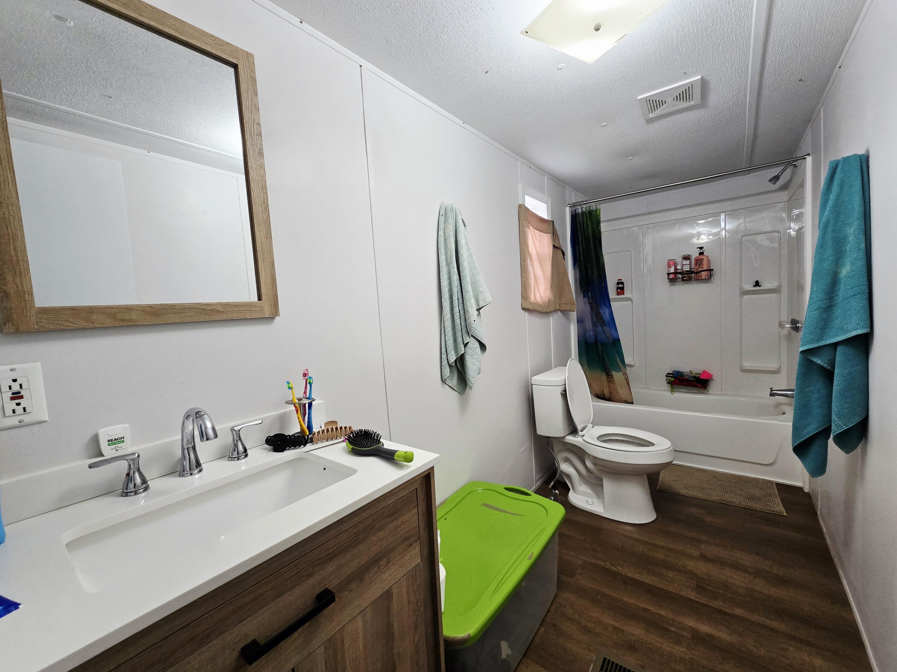 260 Bill Moore Road Edmonton, KY 42129 - Photo 13 of 18 Primary Bathroom