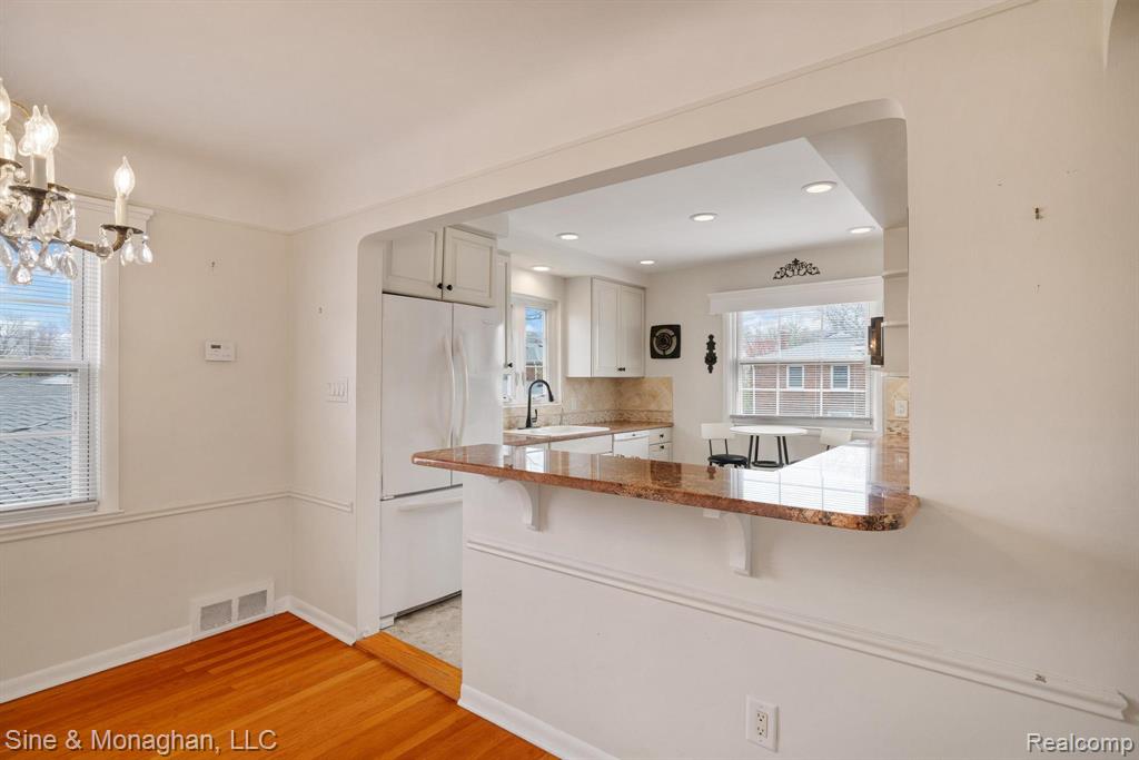 612 Cadieux Road Grosse Pointe, MI 48230 - Photo 12 of 35