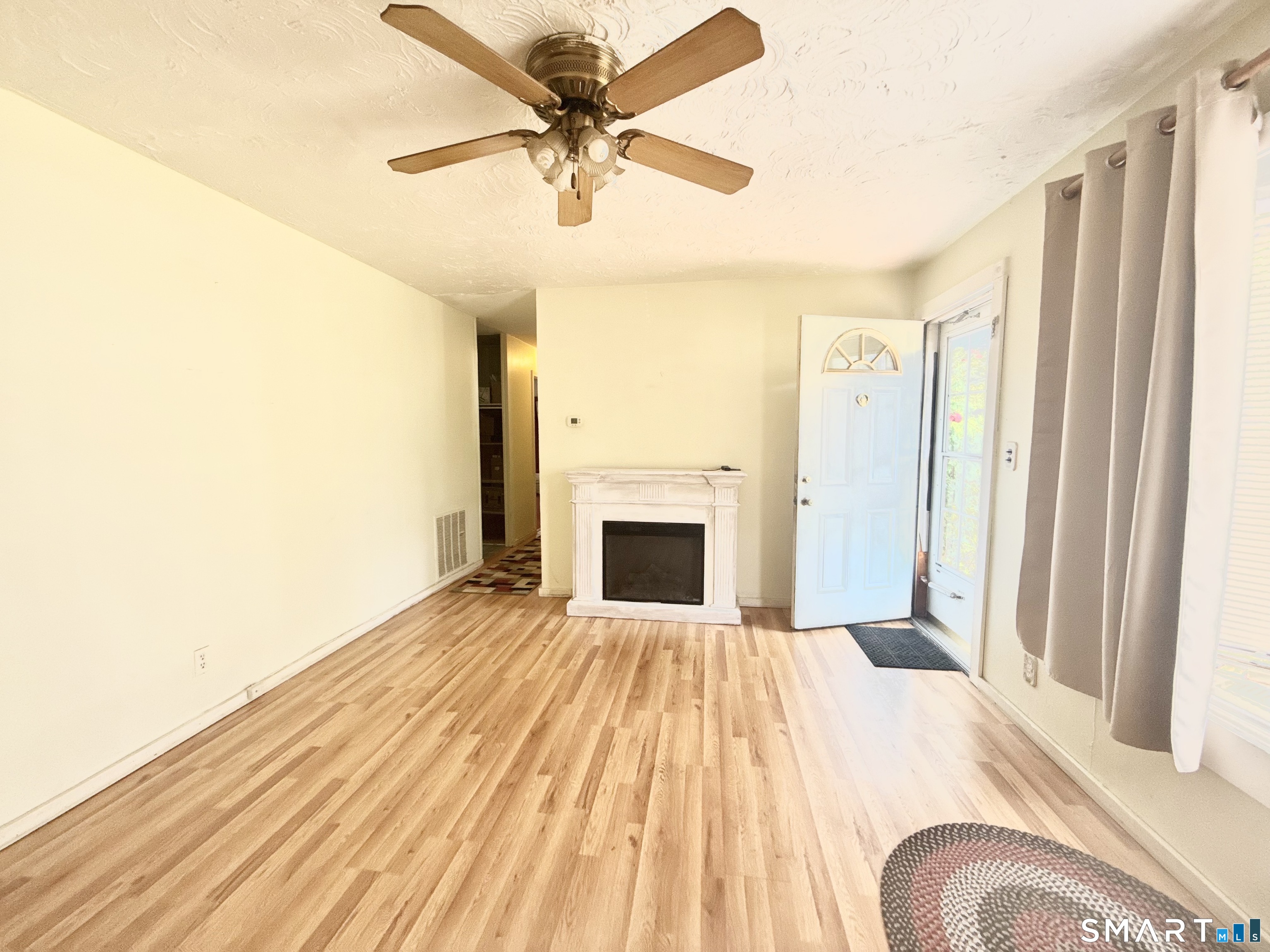 3 Charters Road Ansonia, CT 06401 - Photo 3 of 15