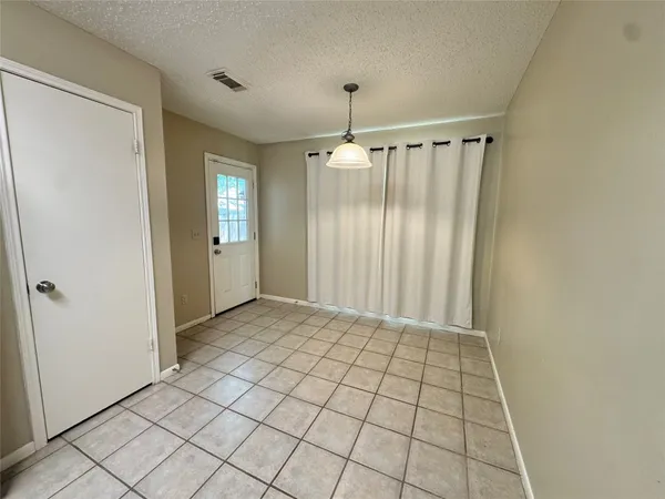 $2,250 | 11 Cottage Grove Place, The Woodlands, TX 77381