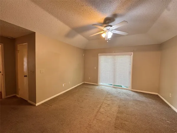 $2,250 | 11 Cottage Grove Place, The Woodlands, TX 77381