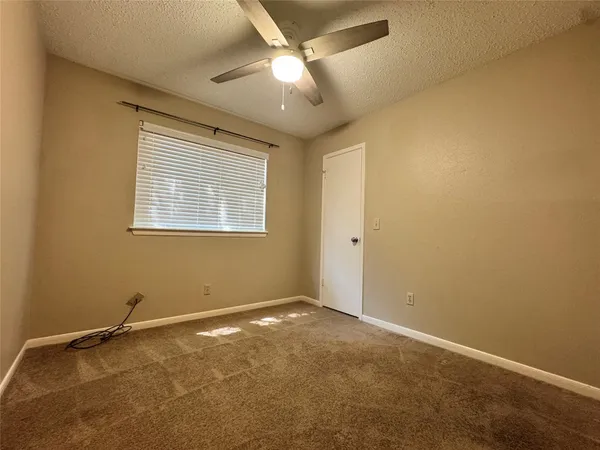 $2,250 | 11 Cottage Grove Place, The Woodlands, TX 77381