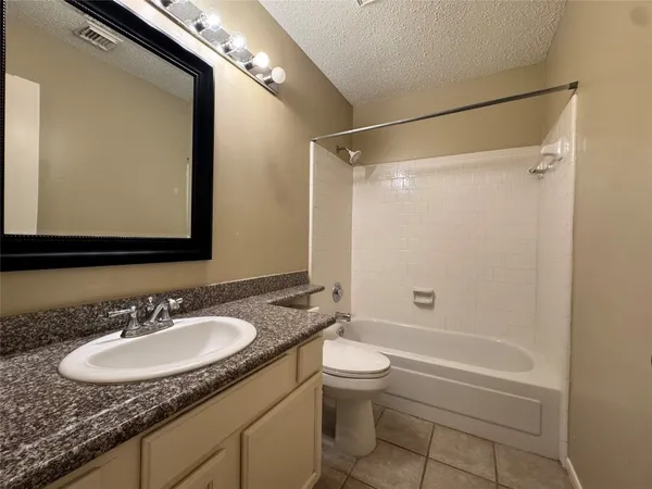 $2,250 | 11 Cottage Grove Place, The Woodlands, TX 77381