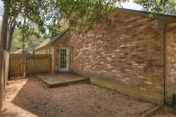 $2,250 | 11 Cottage Grove Place, The Woodlands, TX 77381