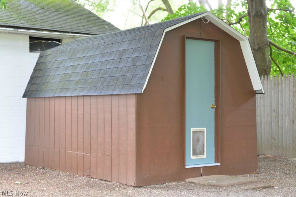 1206 Proctor Road Akron, OH 44306 - Photo 17 of 25 Insulated storage shed