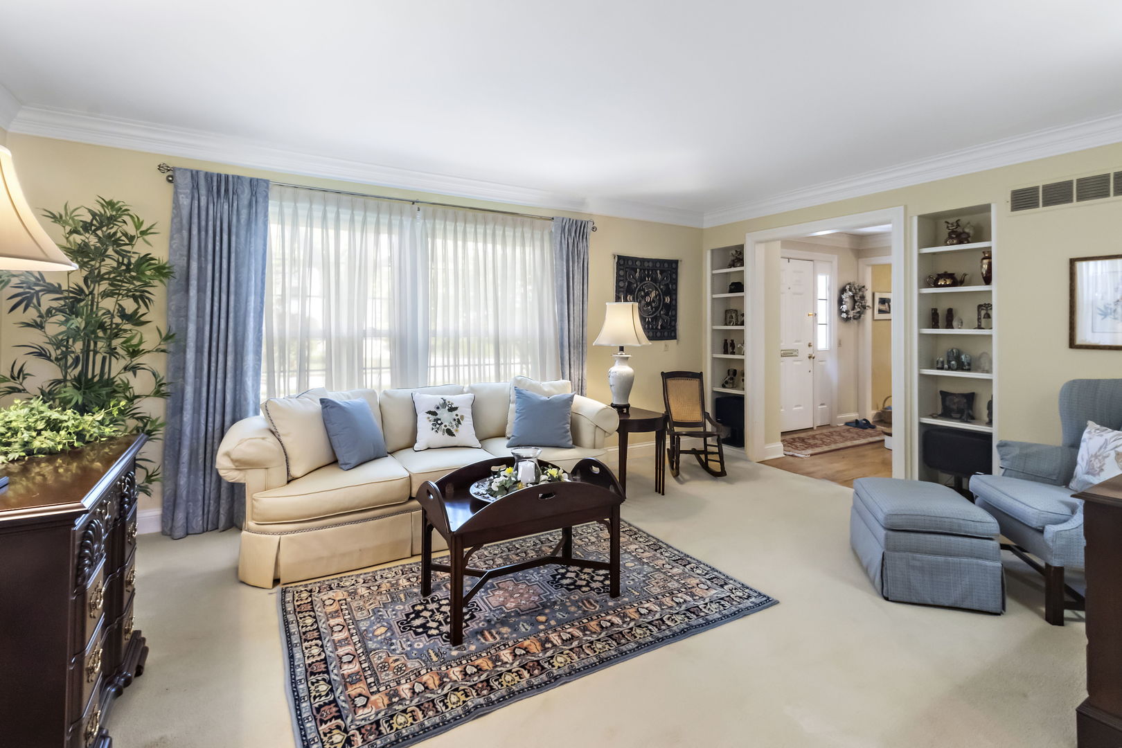1219 Howard Circle Wheaton, IL 60187 - Photo 5 of 26 a living room with furniture and a large window