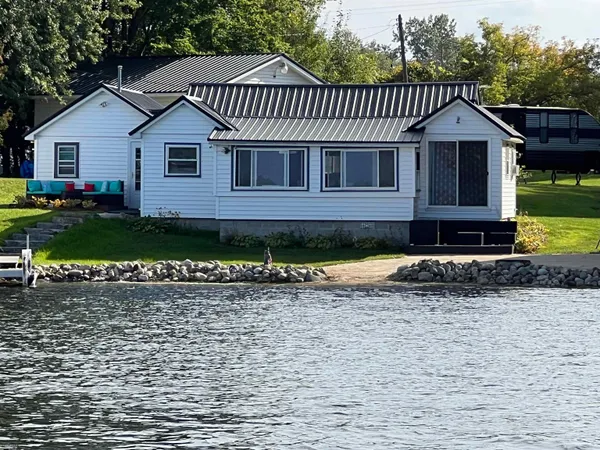 $525,000 | 4978 Long Lake Road, Hale, MI 48739