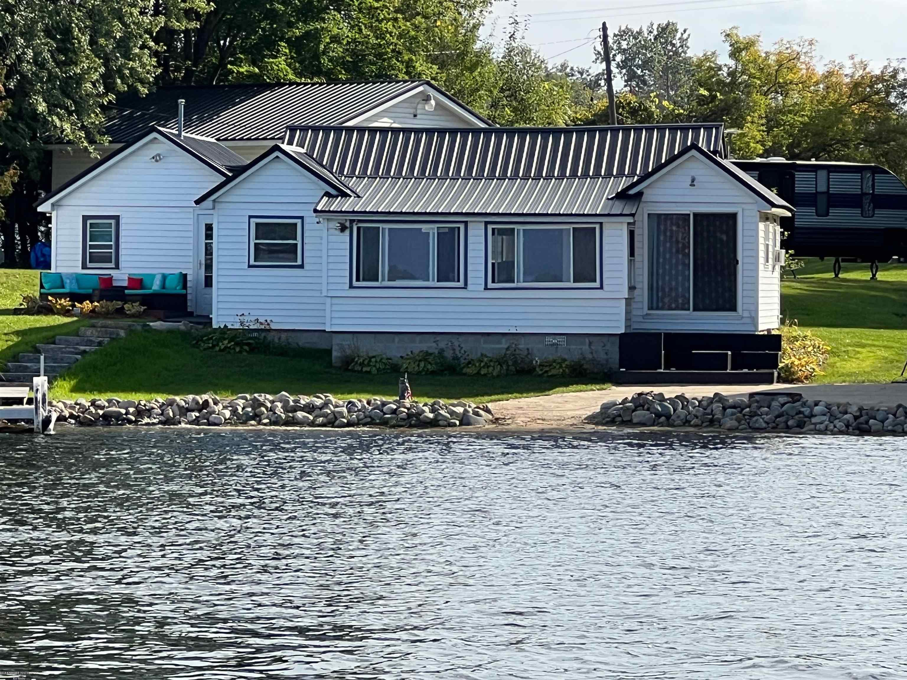 4978 Long Lake Road Hale, MI 48739 - Photo 1 of 47