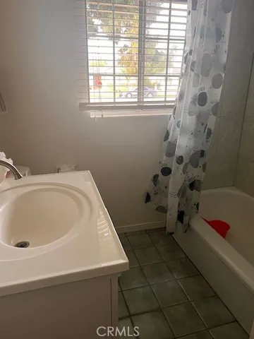 $3,950 | 15854 Chatsworth Street, Granada Hills, CA 91344