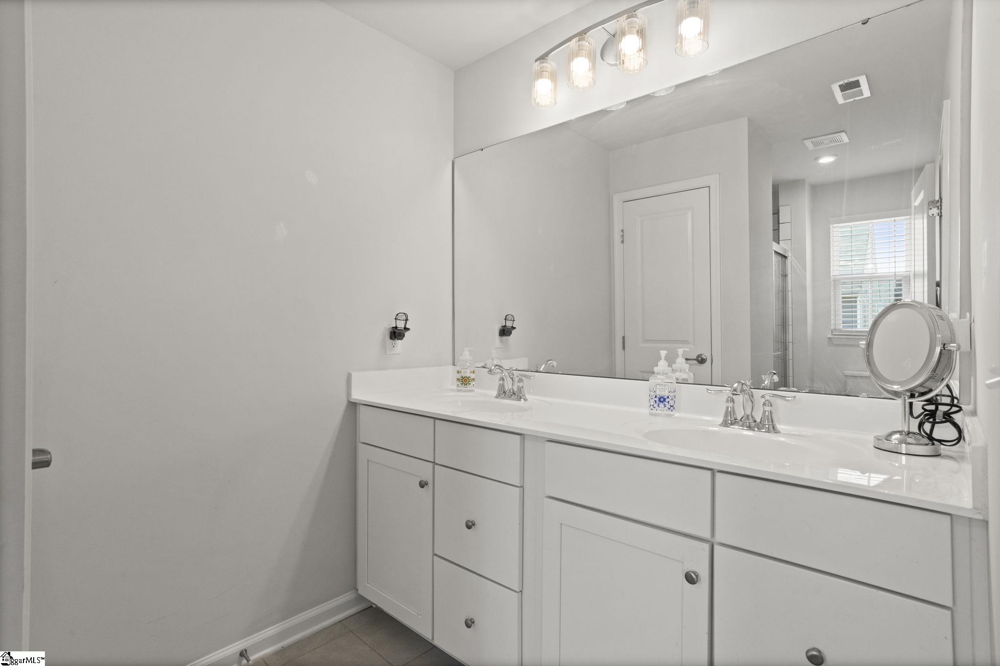 108 Roundtree Drive Simpsonville, SC 29681 - Photo 15 of 27