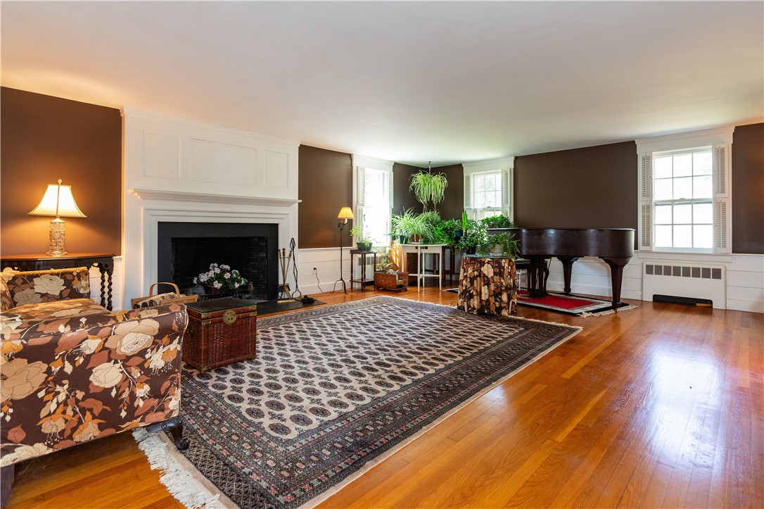 155 Howland Road East Greenwich, RI 02818 - Photo 6 of 37 Gallery Image 6