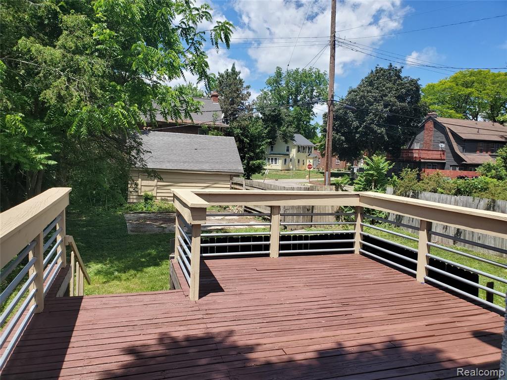 358 West Iroquois Road Pontiac, MI 48341 - Photo 27 of 29