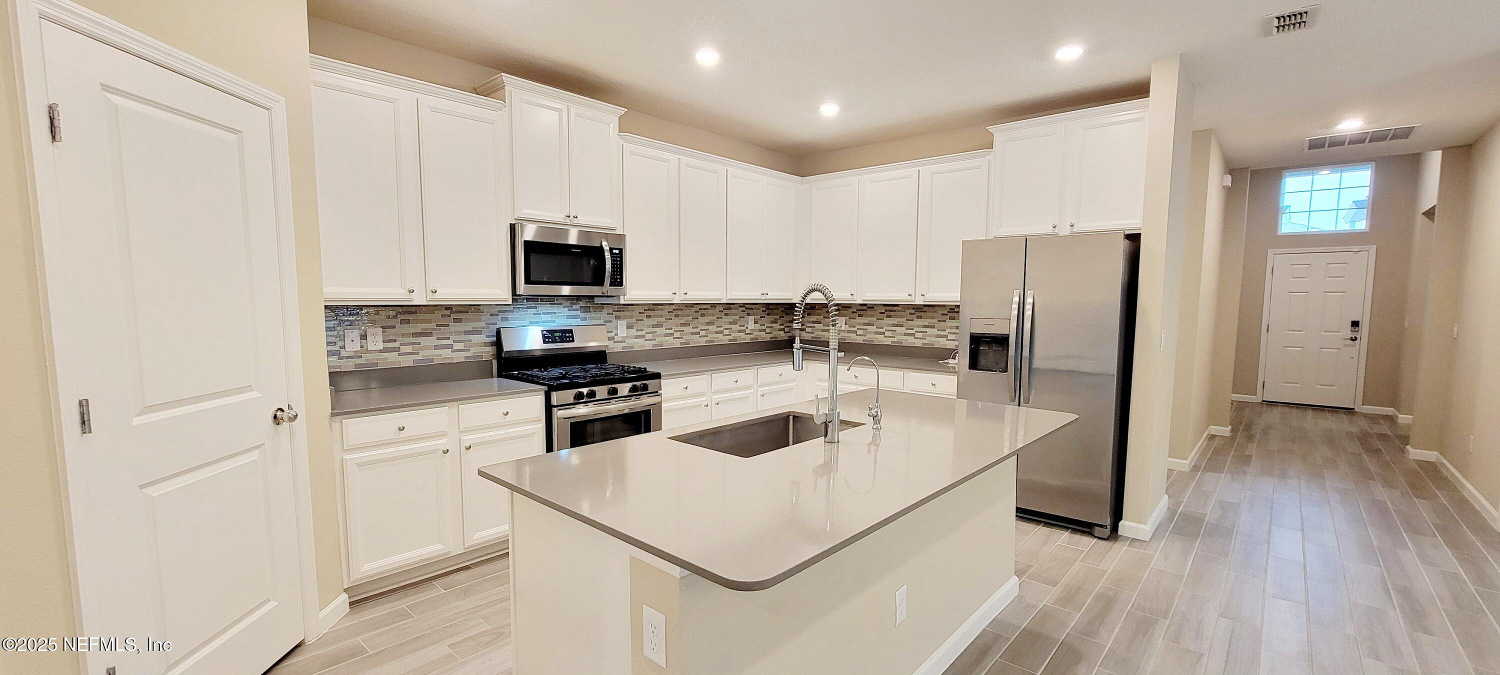 859 Brown Bear Run St. Johns, FL 32259 - Photo 2 of 30 20250330_104907