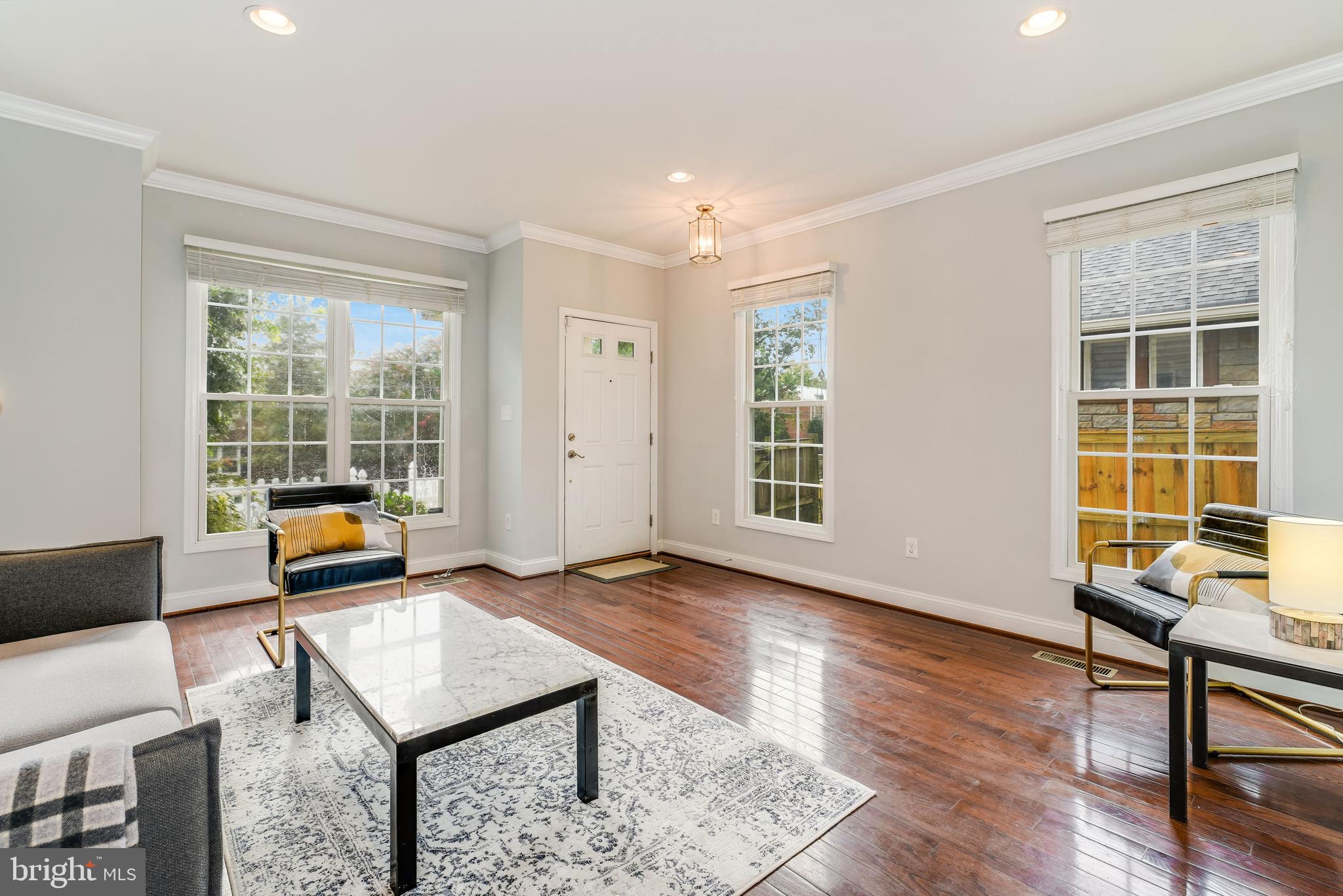 112 East Glebe Road Alexandria, VA 22305 - Photo 4 of 30