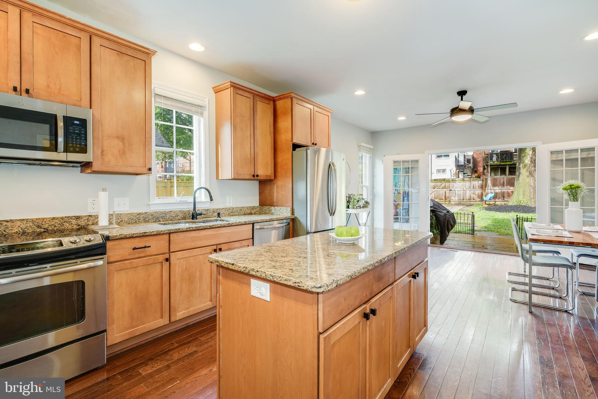 112 East Glebe Road Alexandria, VA 22305 - Photo 5 of 30