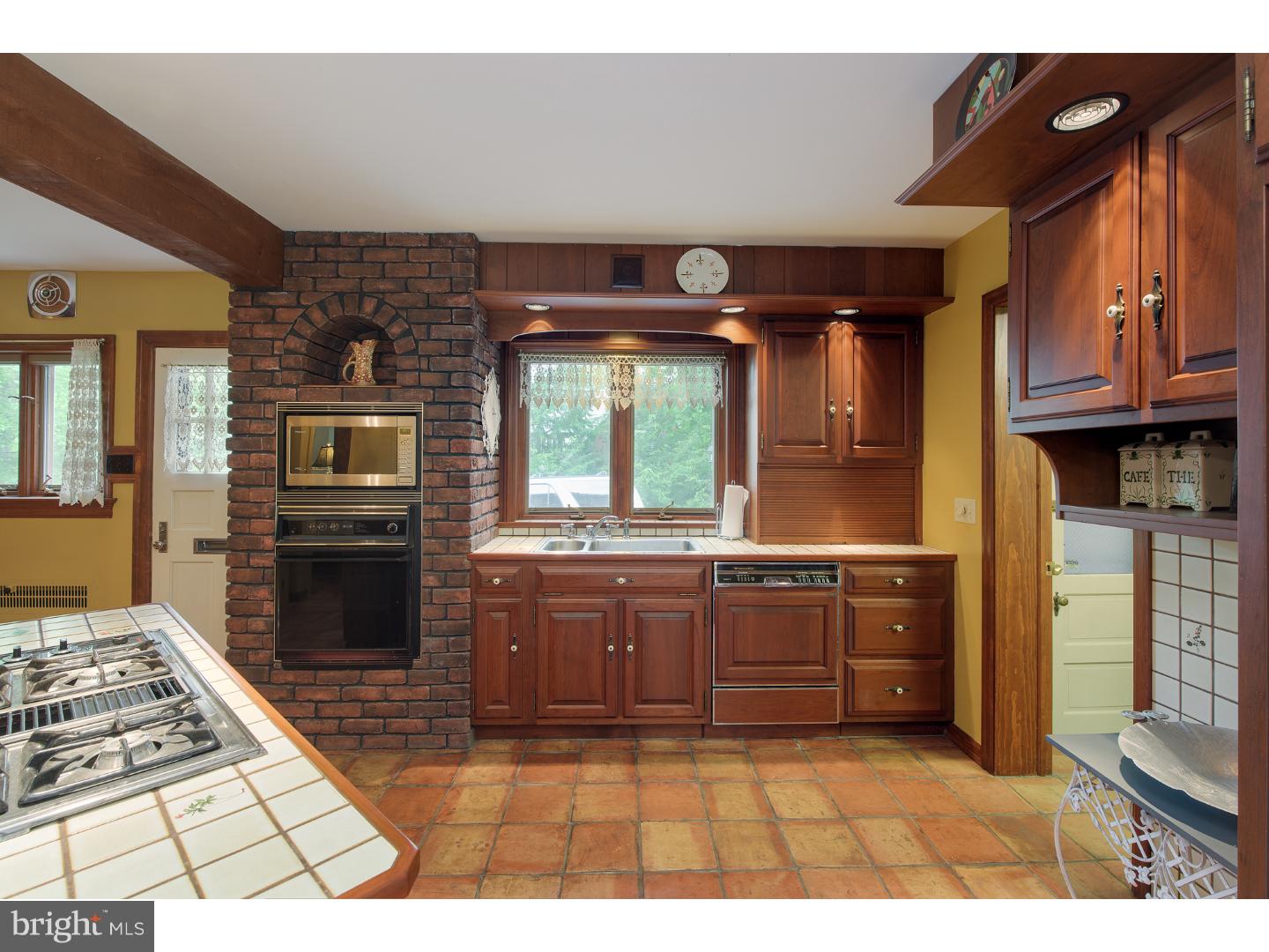 1314 Farr Road Reading, PA 19611 - Photo 11 of 25 Gallery Image 11