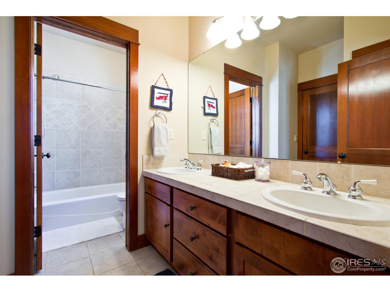 1214 Bennett Road Fort Collins, CO 80521 - Photo 25 of 25 Jack & Jill Bathroom