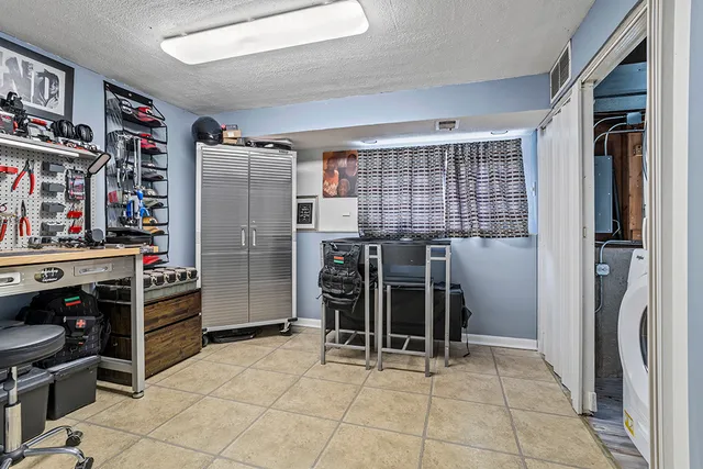 a view of a storage & utility room