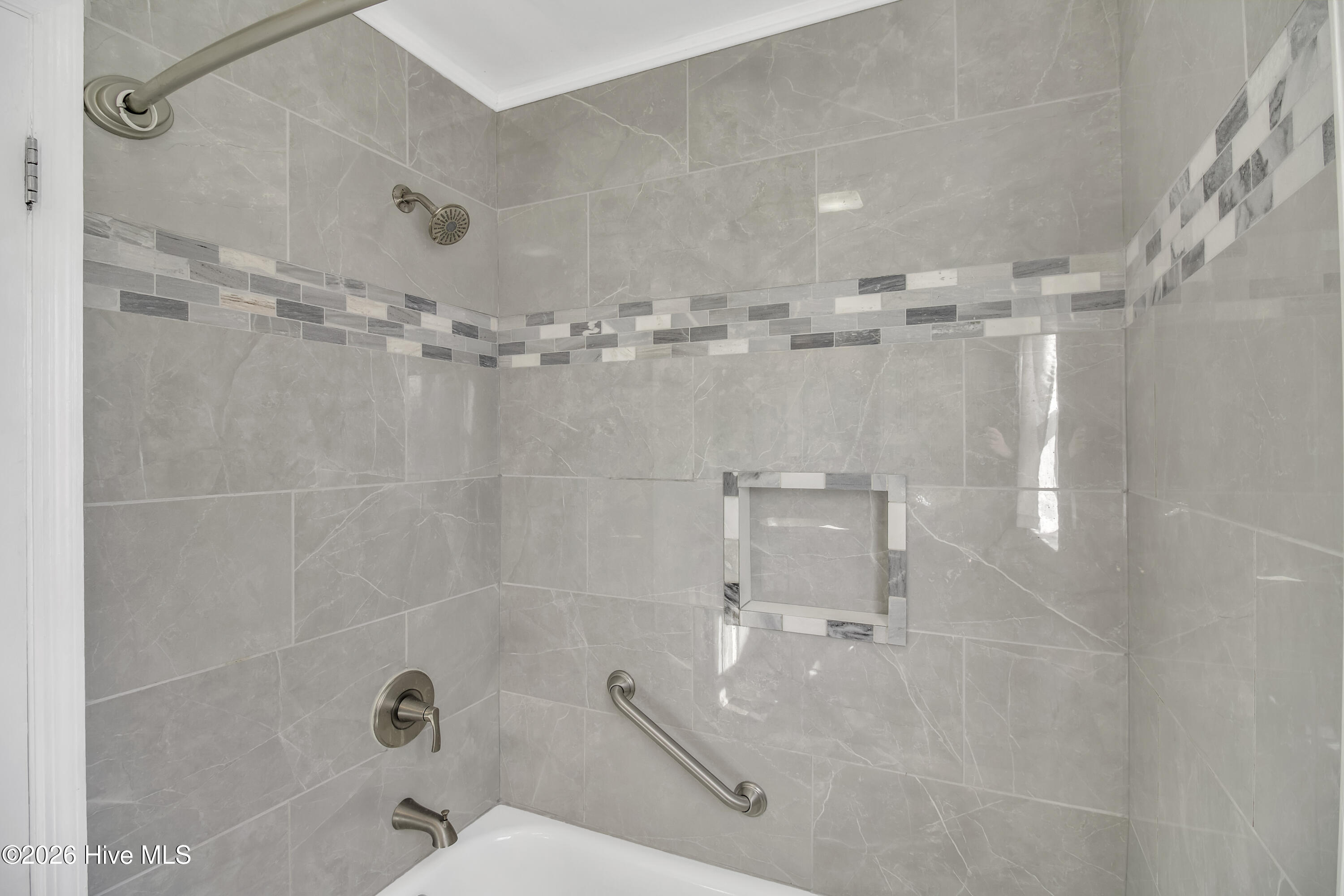 223 Gibbs Road New Bern, NC 28560 - Photo 14 of 26 shower