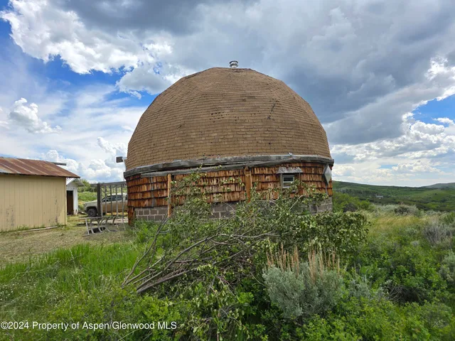 a view of a lush green field