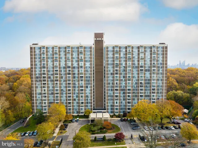 $130,000 | 3600 Conshohocken Avenue, Unit 706, Philadelphia, PA 19131