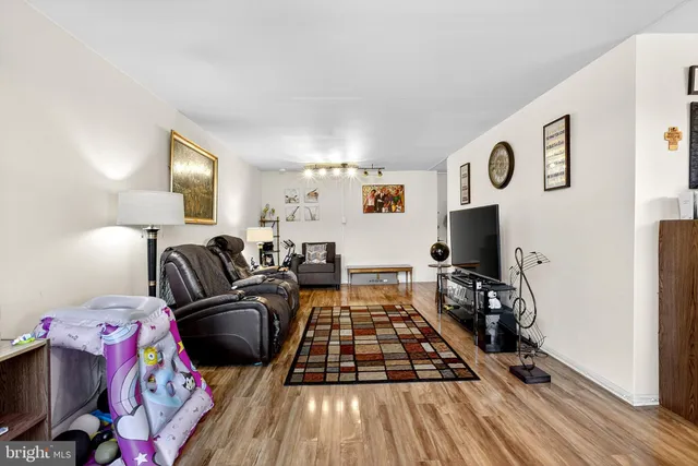 $130,000 | 3600 Conshohocken Avenue, Unit 706, Philadelphia, PA 19131