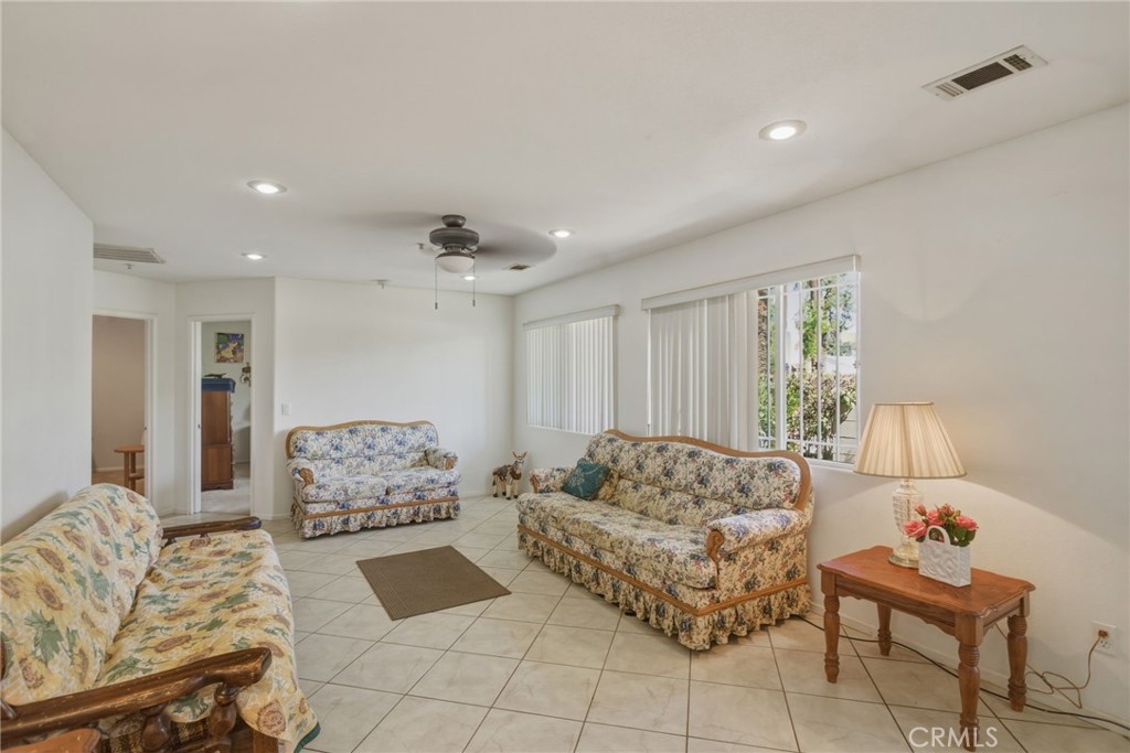2908 Prospect Avenue Riverside, CA 92507 - Photo 5 of 24