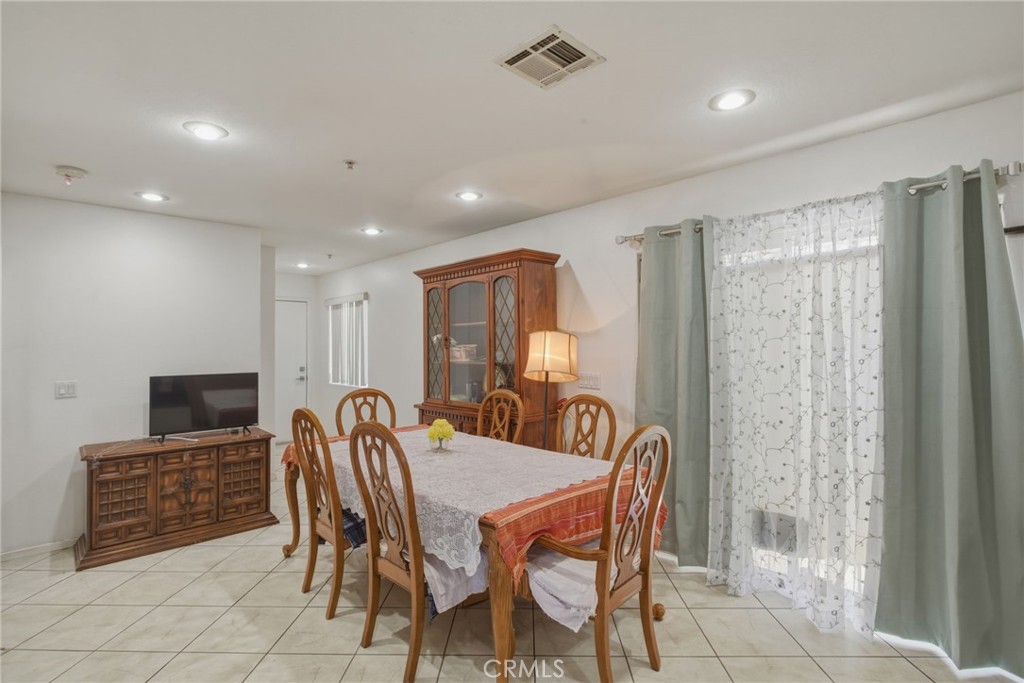 2908 Prospect Avenue Riverside, CA 92507 - Photo 8 of 24