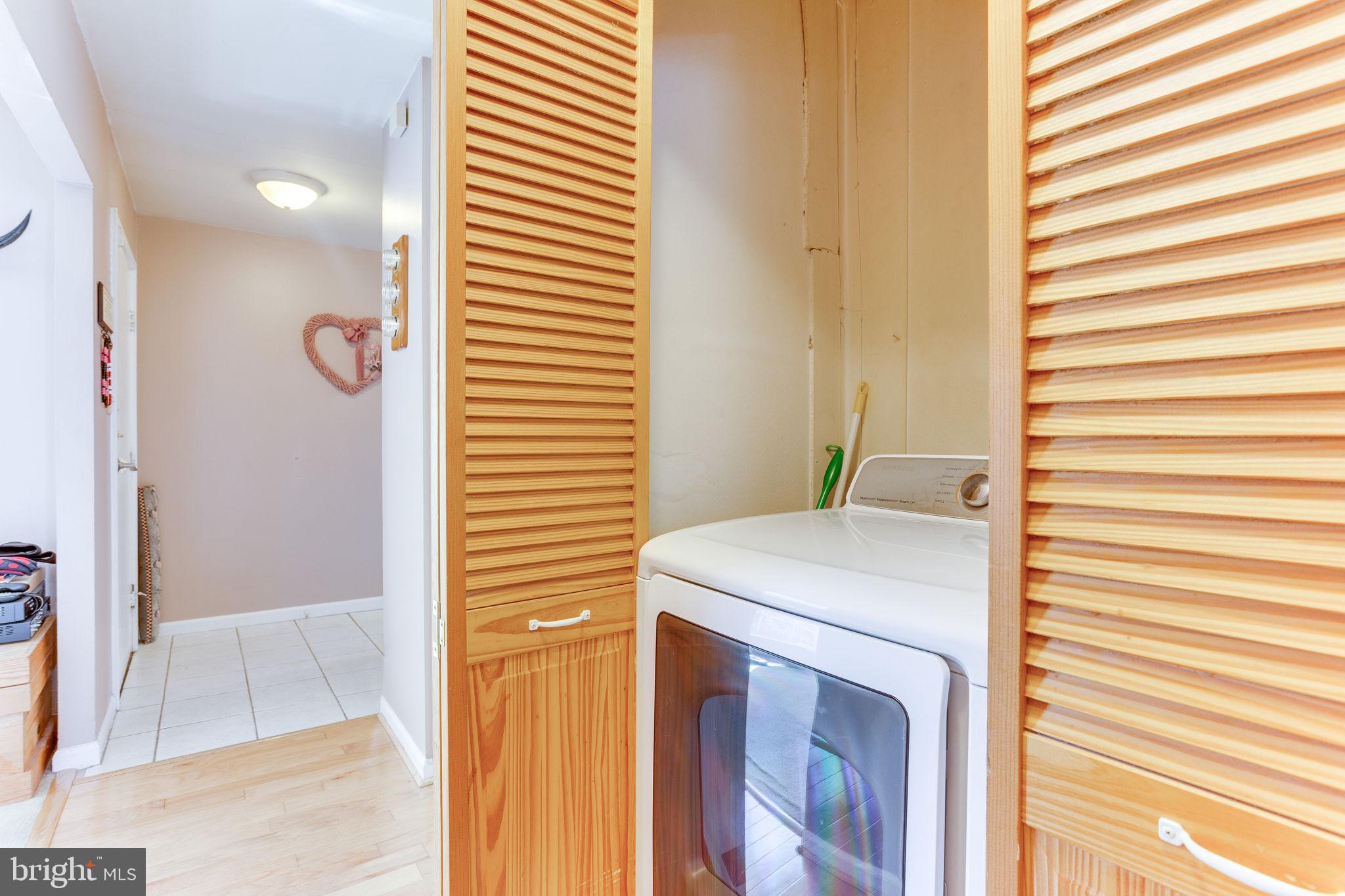 202 North Sycamore Road Sterling, VA 20164 - Photo 15 of 38 Laundry