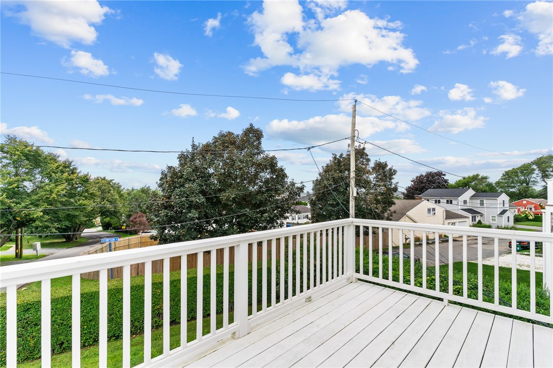34 Hoover Road Middletown, RI 02842 - Photo 30 of 36 Private balcony/deck