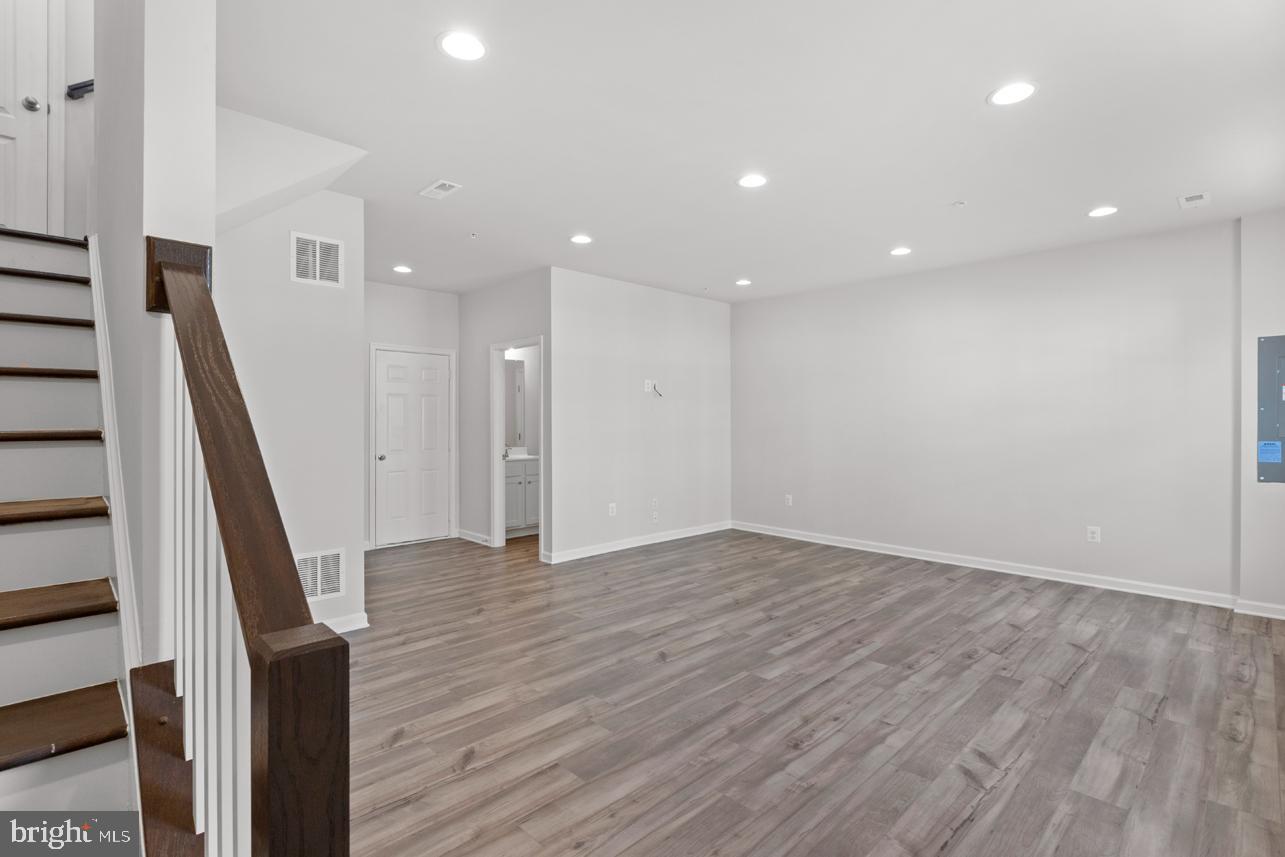 17834 Porter Road Ashton, MD 20861 - Photo 2 of 35