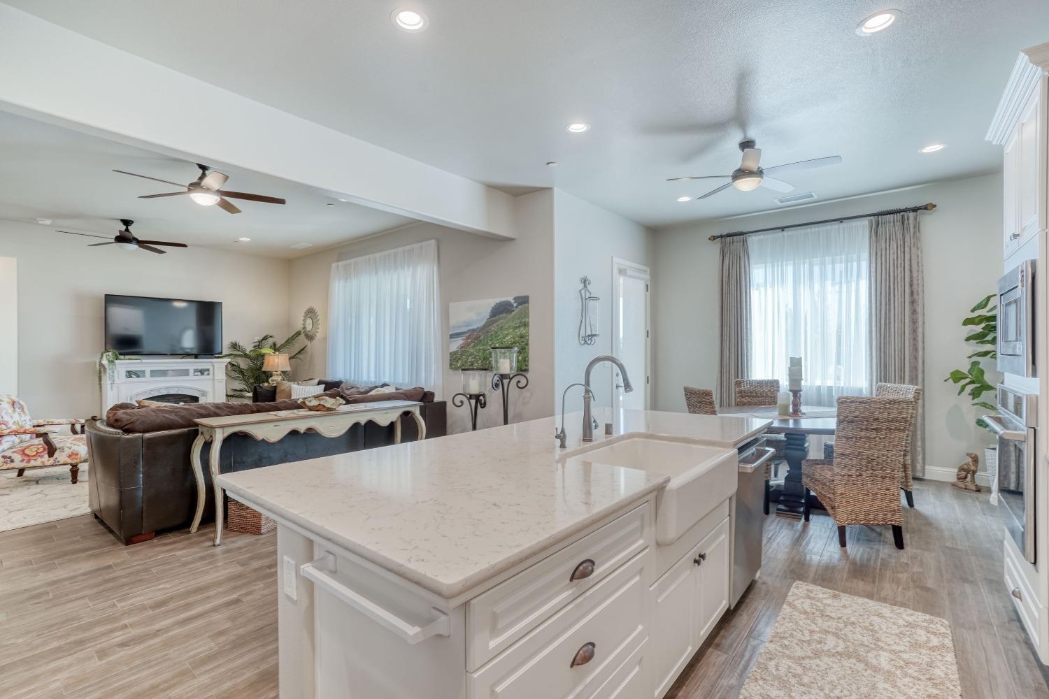 3048 Poe Avenue Clovis, CA 93619 - Photo 18 of 56