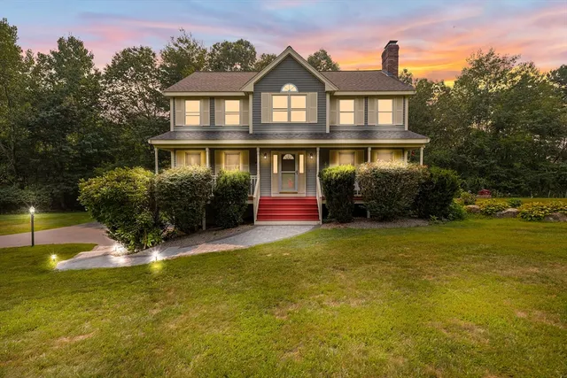 $767,500 | 10 Bicknell Drive, Mendon, MA 01756