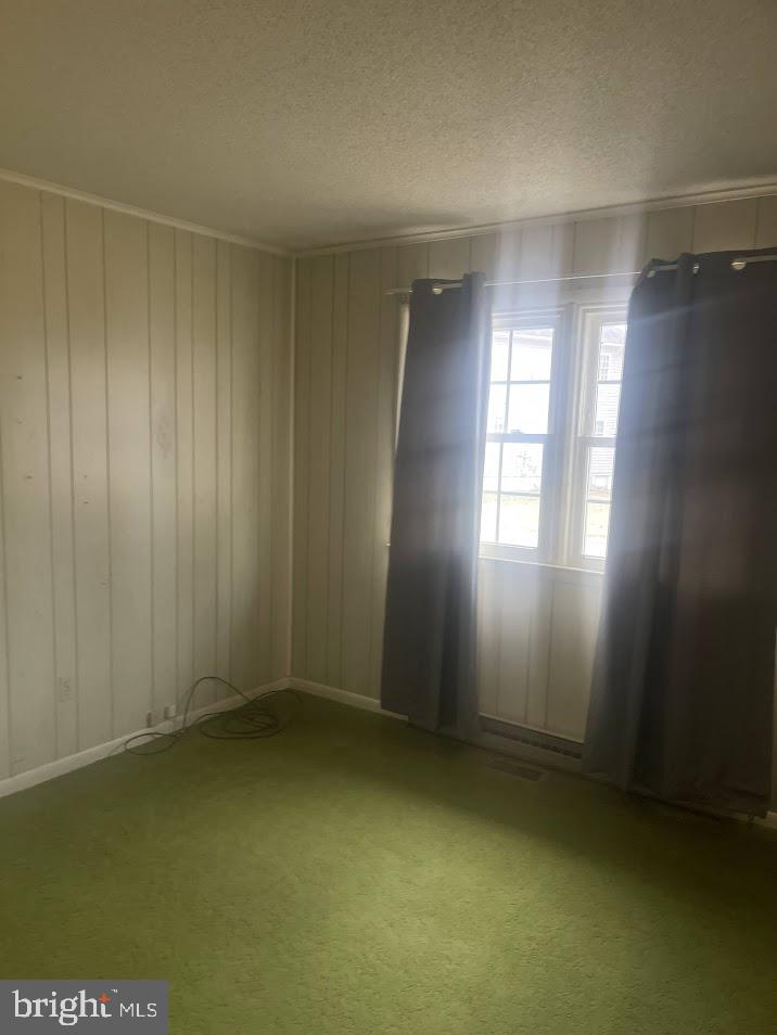 204 East Adams Street Georgetown, DE 19947 - Photo 11 of 18 an empty room with windows