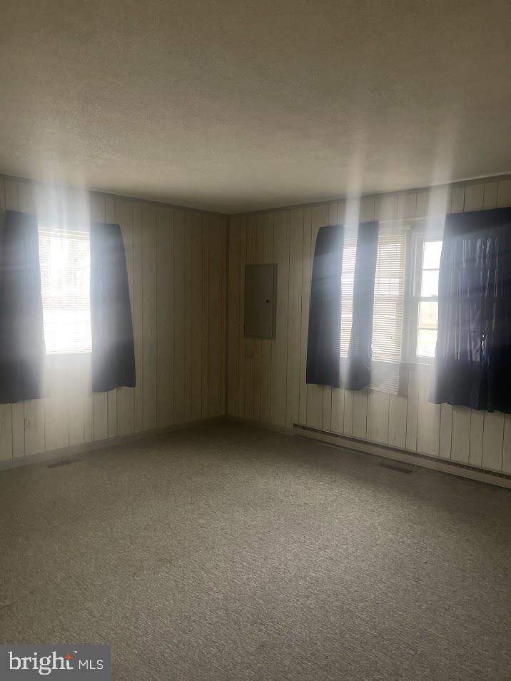 204 East Adams Street Georgetown, DE 19947 - Photo 18 of 18 an empty room with windows