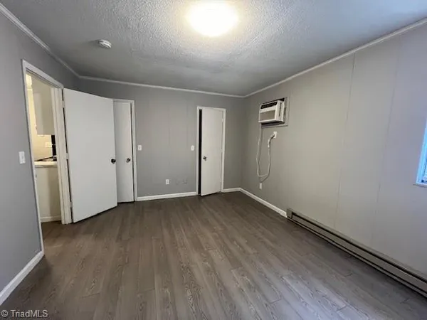 $725 | 235 Corona Street Southwest, Unit 302, Winston-Salem, NC 27103