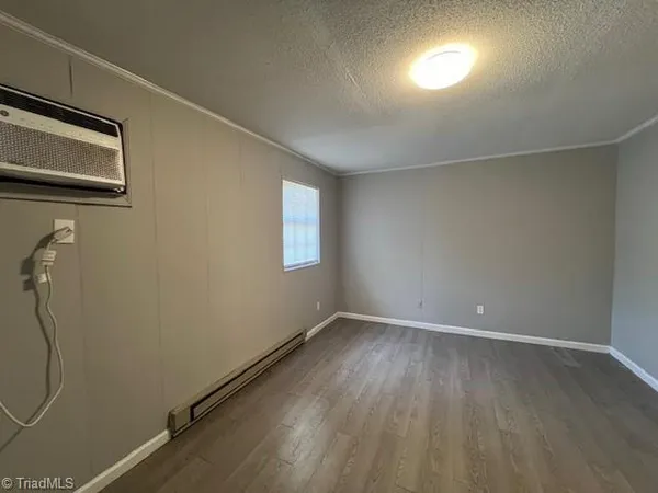 $725 | 235 Corona Street Southwest, Unit 302, Winston-Salem, NC 27103